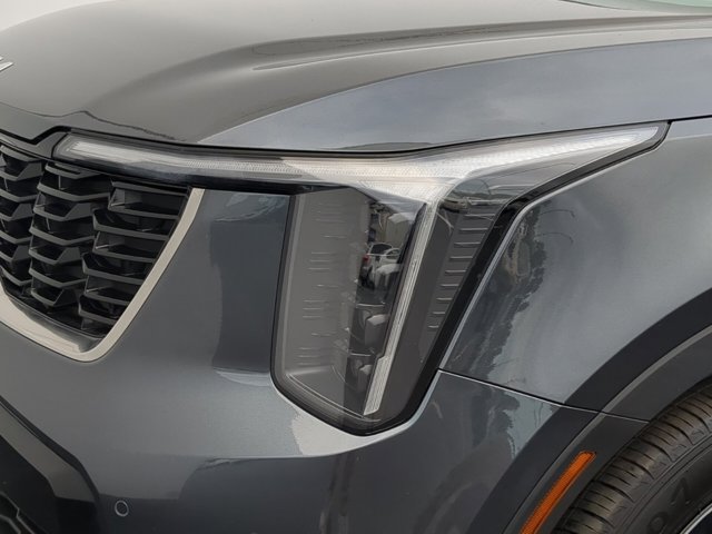 Vehicle image 8 of 33