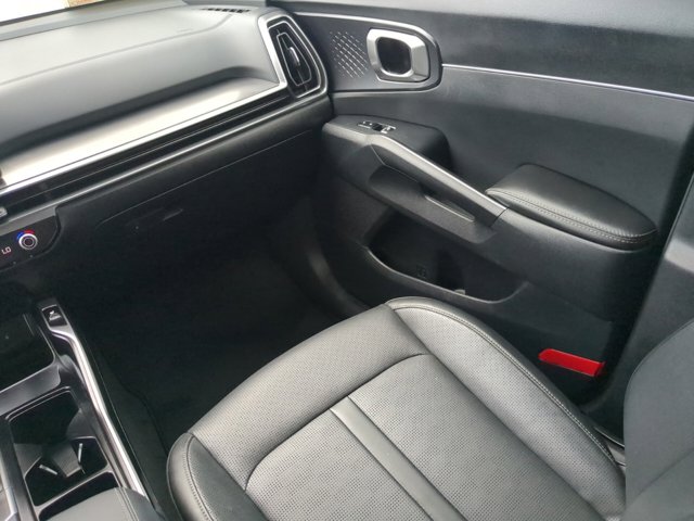 Vehicle image 13 of 33