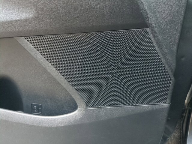 Vehicle image 16 of 33