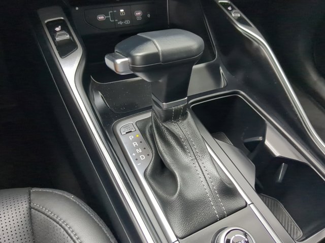 Vehicle image 23 of 33