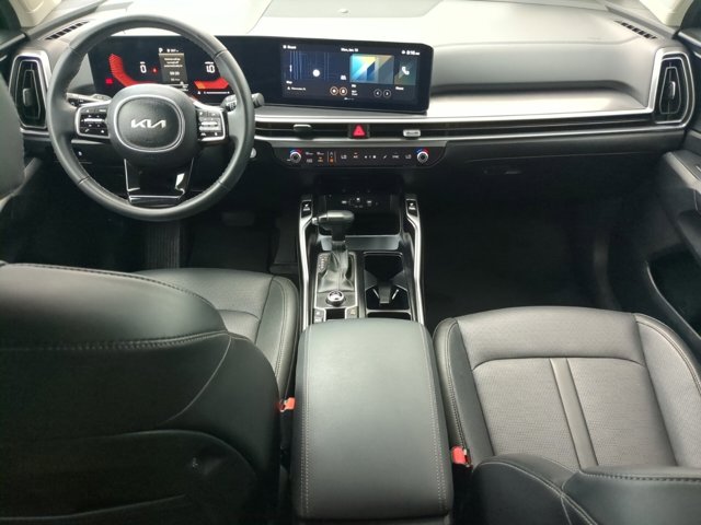 Vehicle image 10 of 33