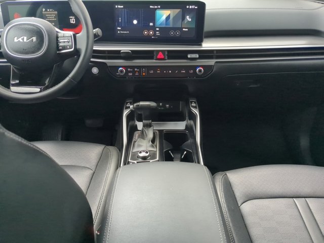 Vehicle image 12 of 33