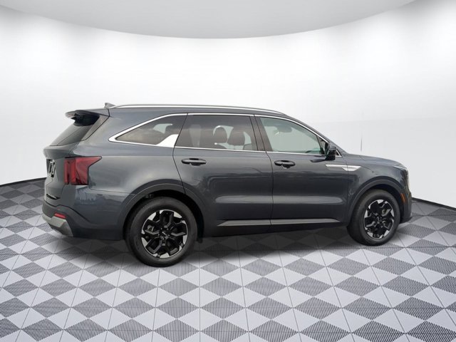 Vehicle image 4 of 33