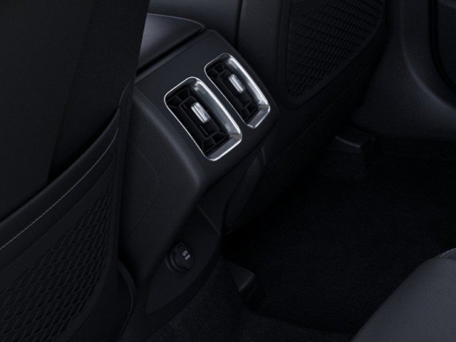 Vehicle image 27 of 46