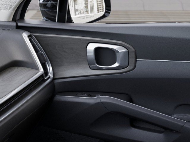 Vehicle image 26 of 46
