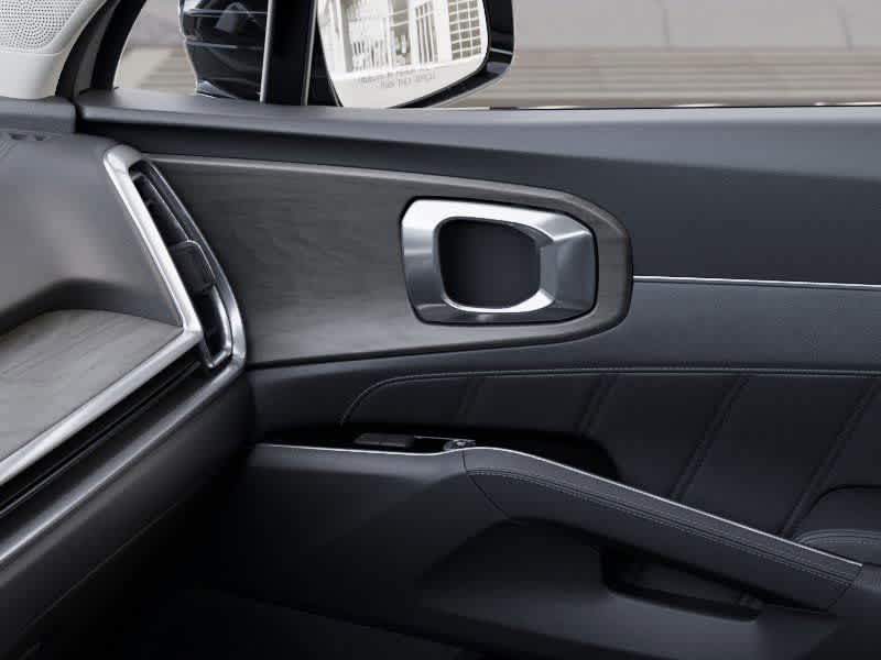 Vehicle image 25 of 27