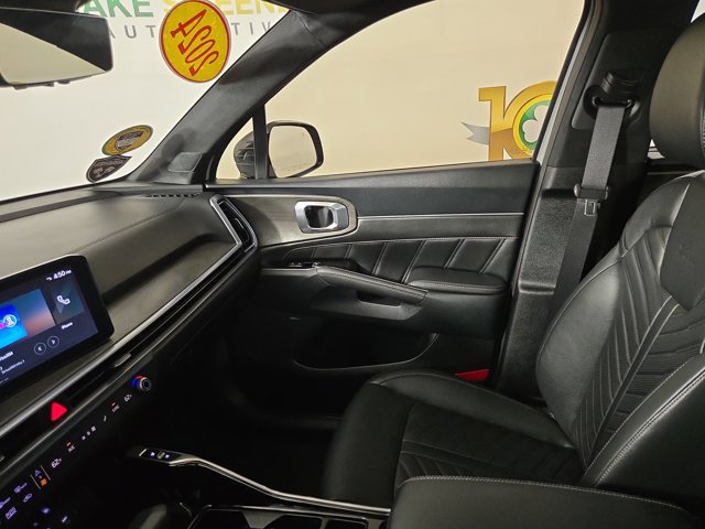 Vehicle image 27 of 37