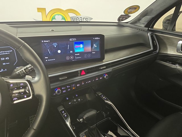 Vehicle image 25 of 37