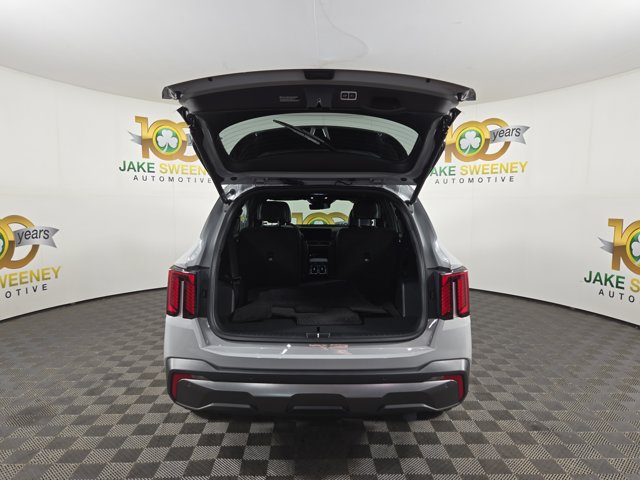 Vehicle image 35 of 37