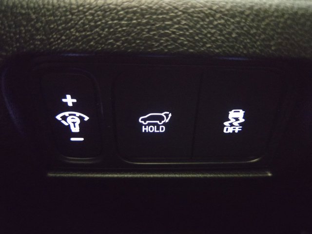 Vehicle image 32 of 37