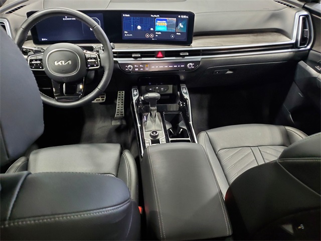 Vehicle image 26 of 38