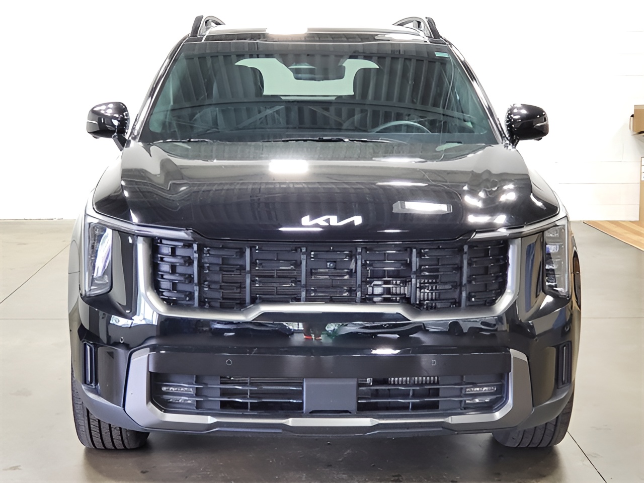 Vehicle image 34 of 38