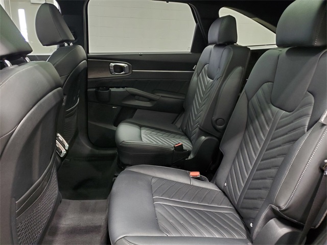 Vehicle image 14 of 38