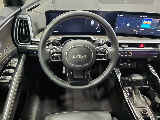 Vehicle image 21 of 38