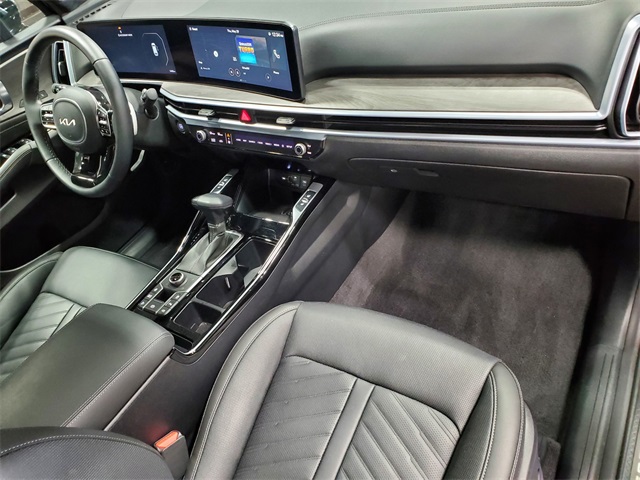 Vehicle image 17 of 38
