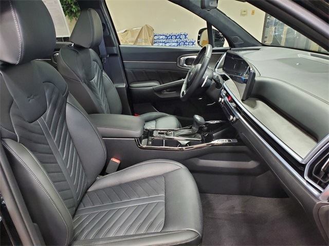 Vehicle image 16 of 38