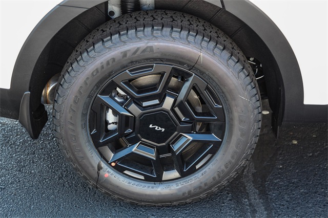 Vehicle image 11 of 26