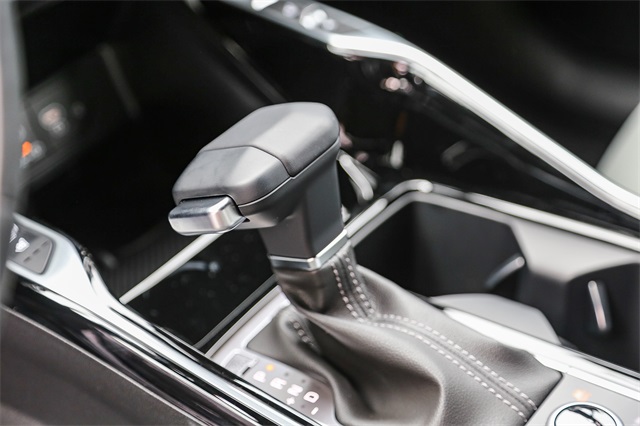 Vehicle image 19 of 26