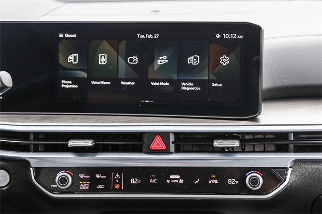 Vehicle image 14 of 26