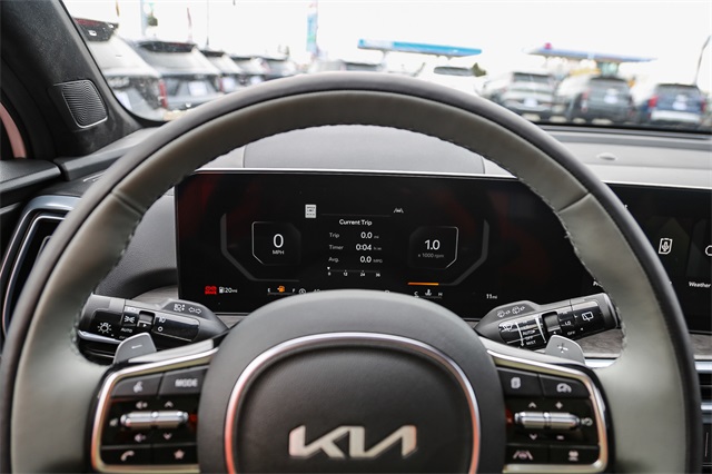 Vehicle image 23 of 26