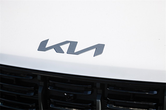 Vehicle image 9 of 26