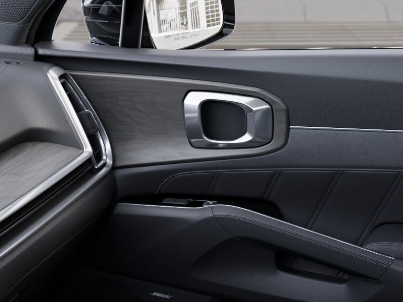 Vehicle image 17 of 30