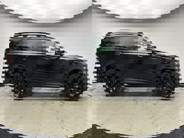 Vehicle image 4 of 31