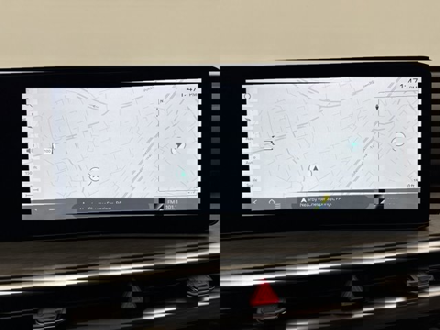 Vehicle image 21 of 31