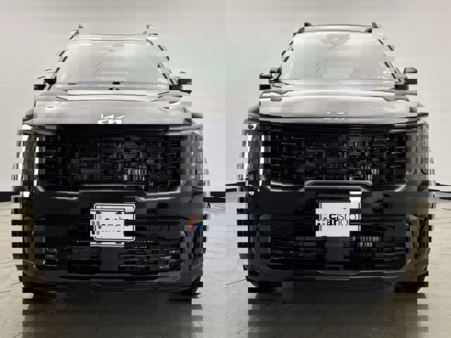 Vehicle image 2 of 31