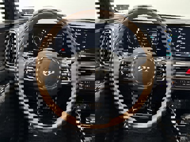 Vehicle image 15 of 31