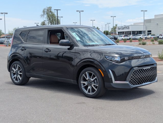 Vehicle image 4 of 31