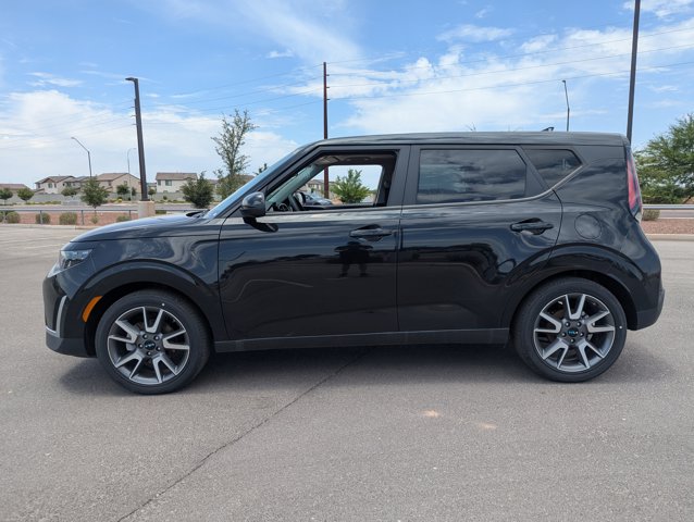 Vehicle image 9 of 31