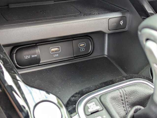 Vehicle image 28 of 31