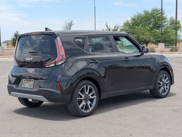 Vehicle image 6 of 31