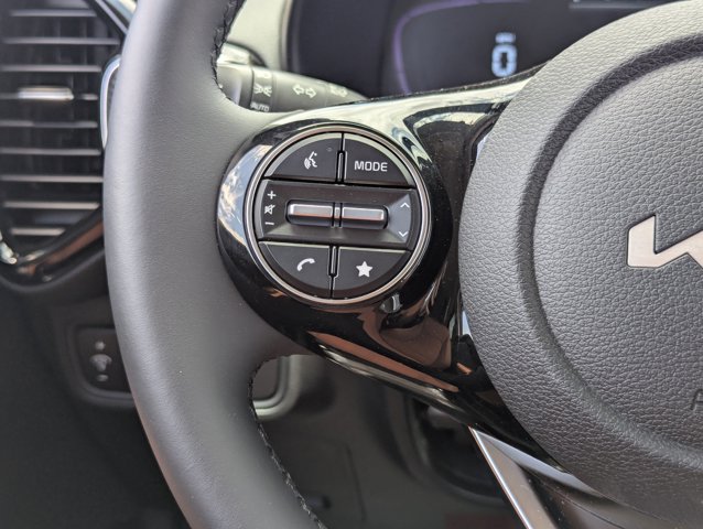 Vehicle image 23 of 31