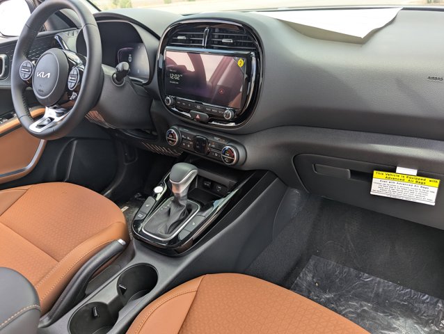 Vehicle image 14 of 31