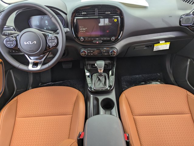 Vehicle image 17 of 31