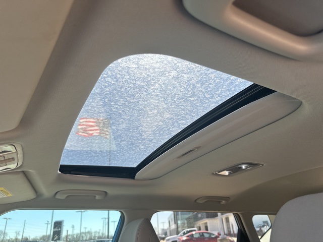 Vehicle image 16 of 29
