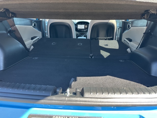 Vehicle image 22 of 29