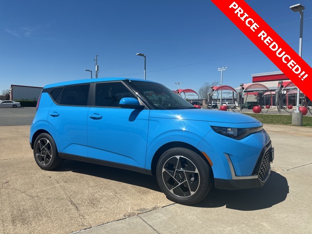 Vehicle image 3 of 29