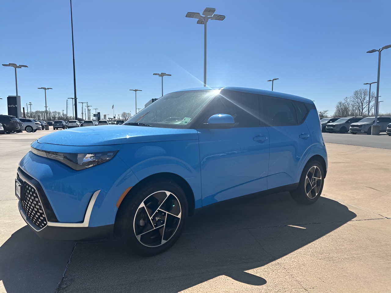 Vehicle image 26 of 29