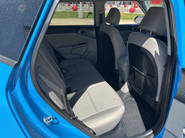 Vehicle image 23 of 29