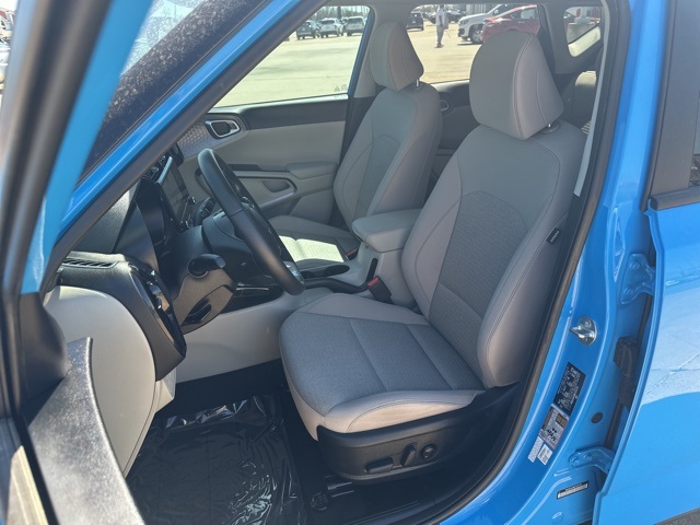 Vehicle image 8 of 29