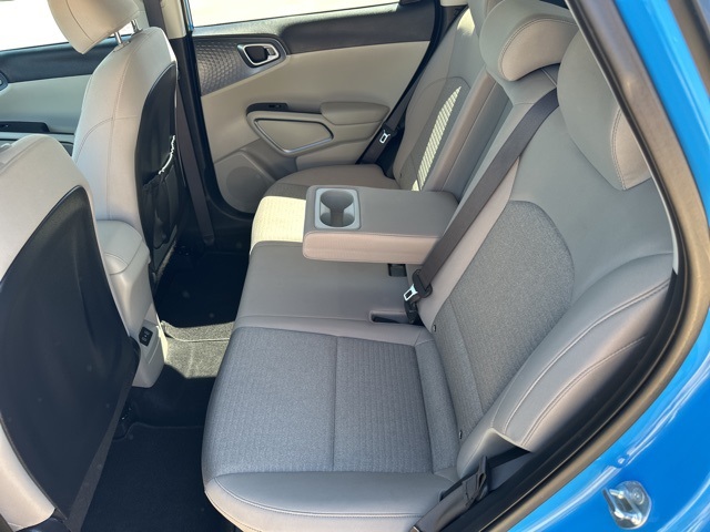 Vehicle image 19 of 29