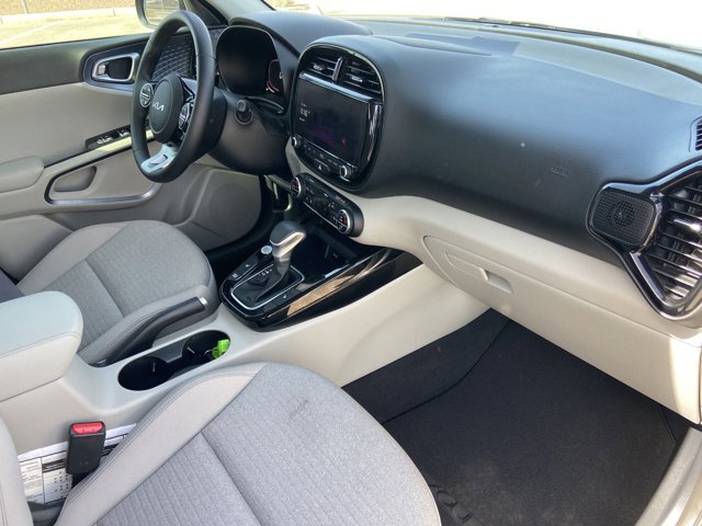Vehicle image 15 of 33