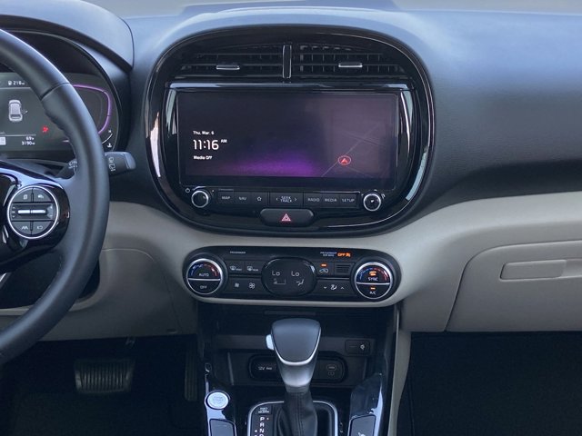 Vehicle image 19 of 33