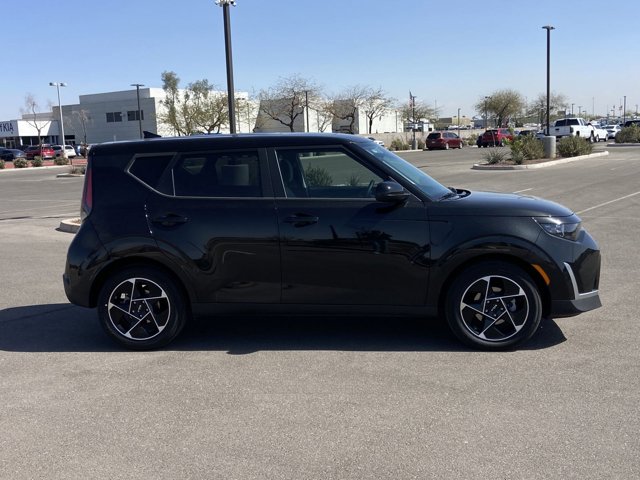 Vehicle image 6 of 33