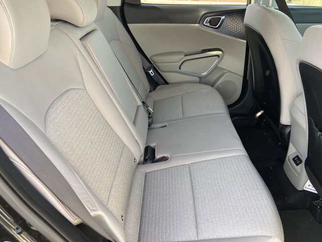 Vehicle image 16 of 33