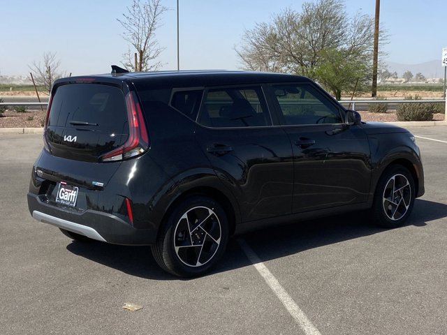 Vehicle image 7 of 33