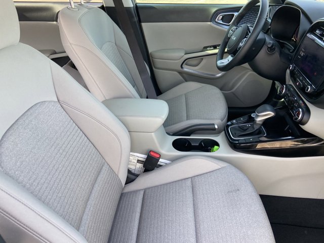 Vehicle image 14 of 33